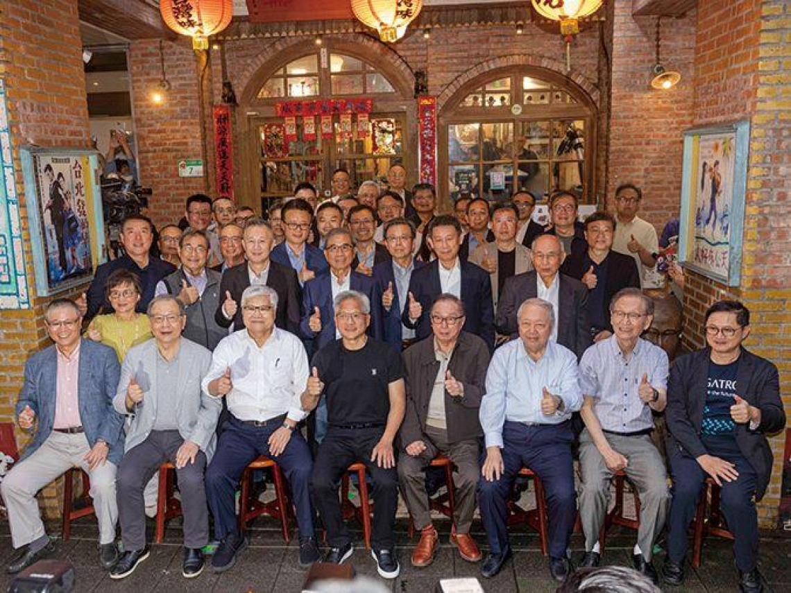 輝達AI戰隊系列2一AI紅利從GPU外溢到零組件！鴻海、廣達…一票組裝大廠都受惠，激戰「整櫃交付」熱區